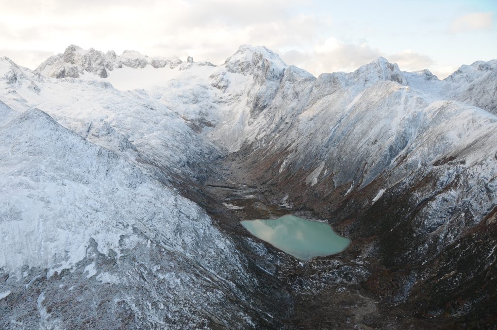 Laguna_Esmeralda_-_Sobrevuelo_15_minutos_(4)[1]