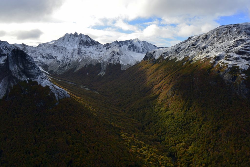 Vista_al_Monte_Olivia,_5_hermanos_y_Le_Cloche[1]